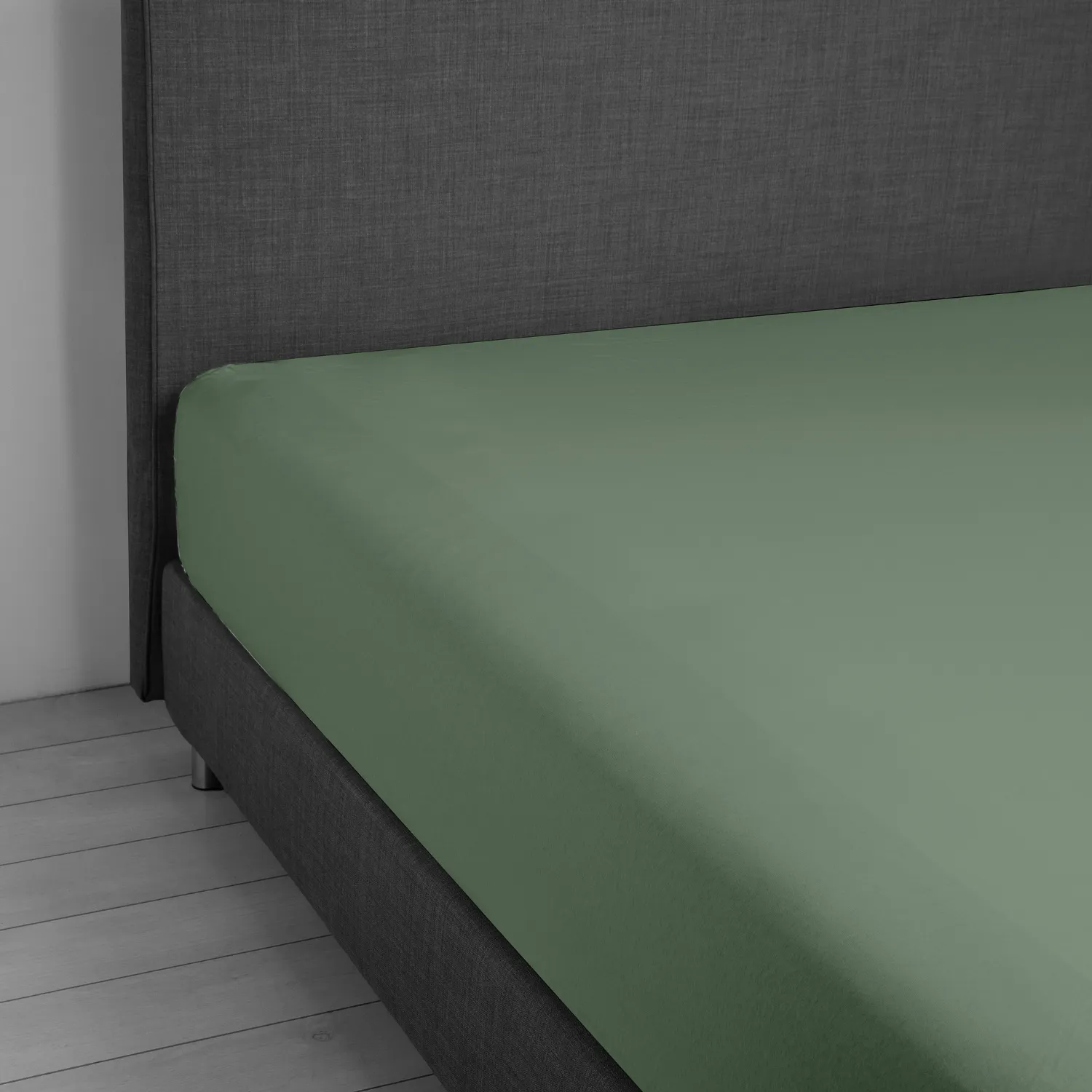 lenzuolo jersey stretch color cedro su letto