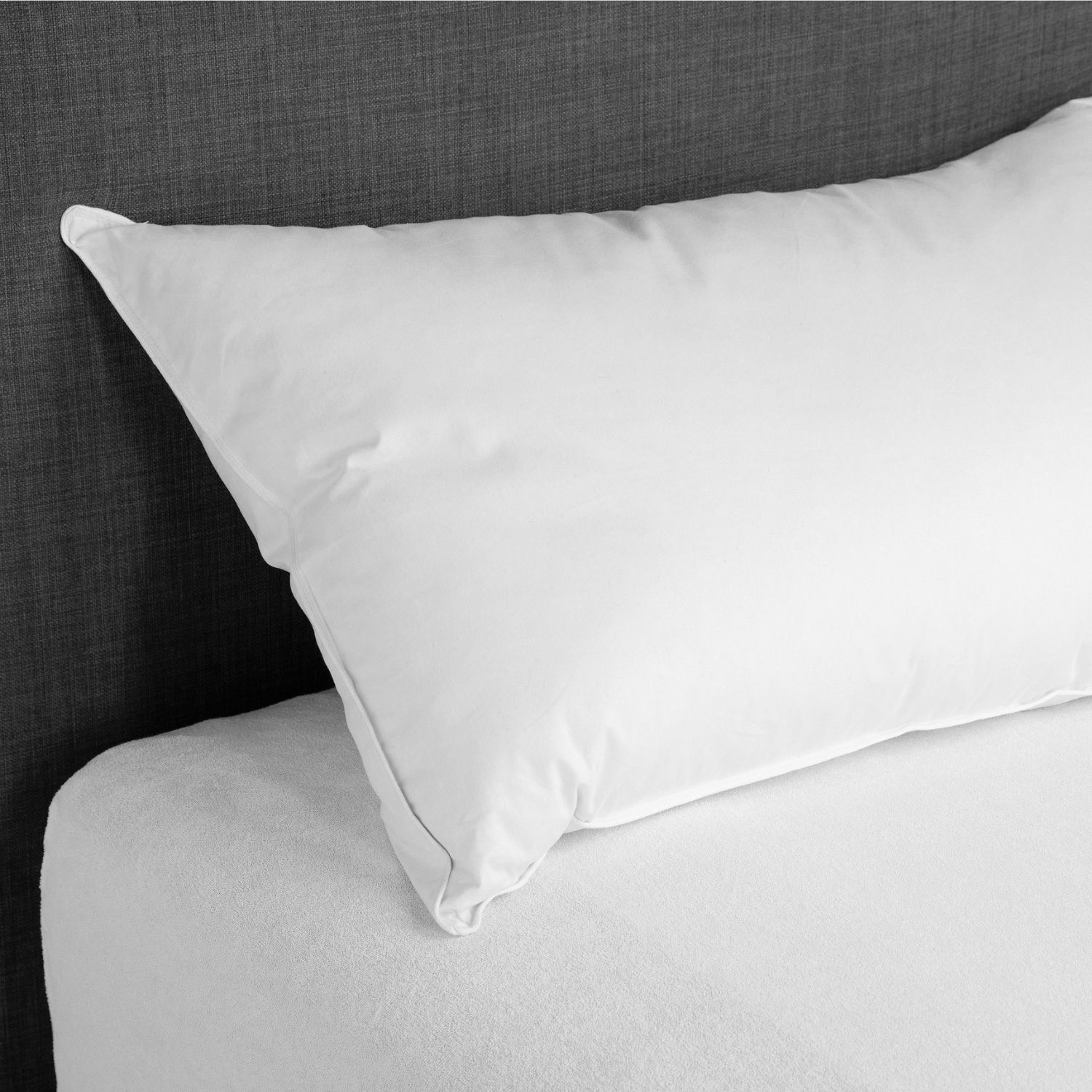 Synthetic fibre pillow Airella